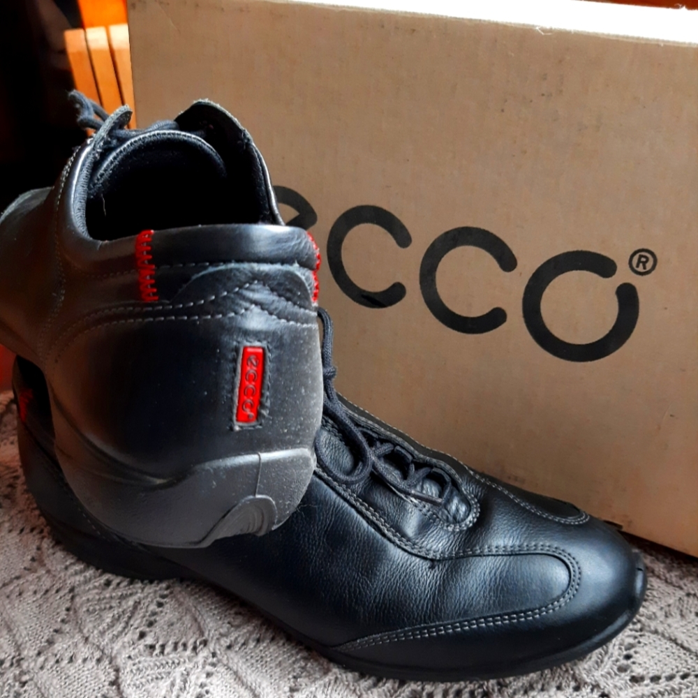 Ecco Black Leather Shoe 39